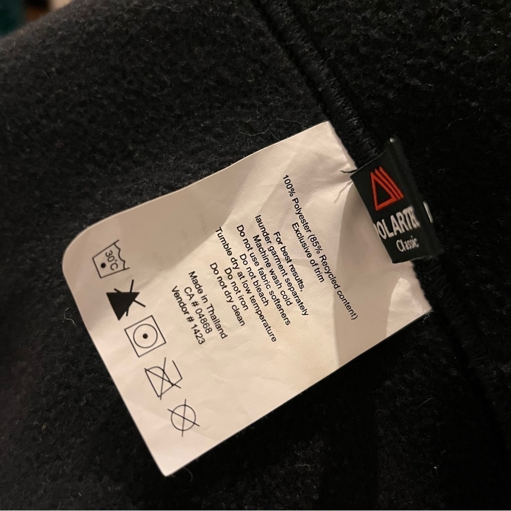 MEC Black Zip Up Polartec Fleece Jacket. Size Medium. - Picture 9 of 12